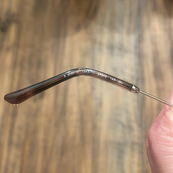 BURBERRY GOLD AVIATOR SUNGLASSES - Picture 5 of 7